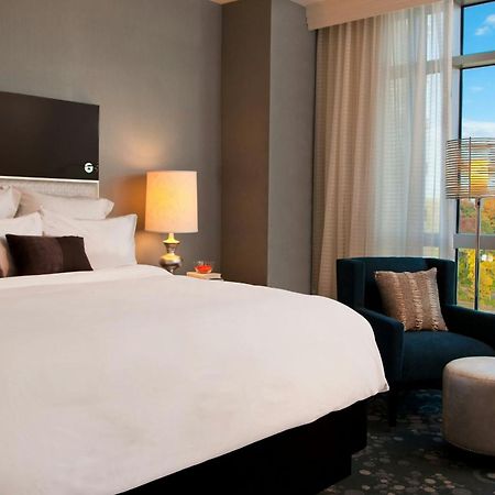 Renaissance Arlington Capital View Hotel Kamer foto